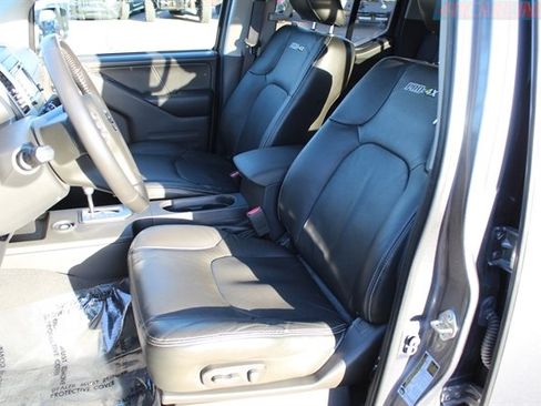 Used 2020 Nissan Frontier PRO-4X w/ Pro-4x Utility Package image 9