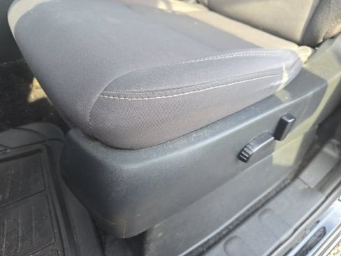 Used 2023 Nissan Frontier SV RWD image 25