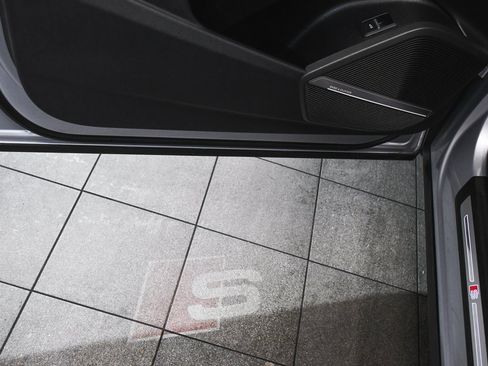 Used 2023 Audi SQ5 Premium Plus w/ Premium Plus Package image 12