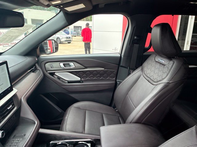 Used 2025 Ford Explorer Platinum w/ Ultimate Package AWD/4WD image 16