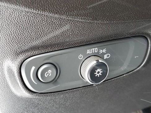 Used 2019 Chevrolet Equinox LT image 8