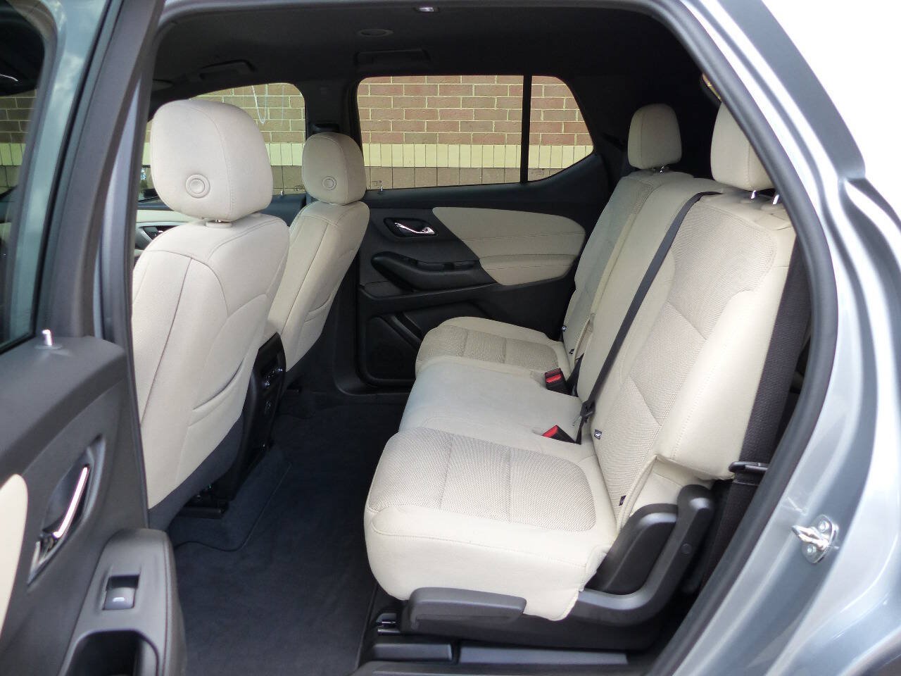 Used 2023 Chevrolet Traverse LS w/ Safety Package FWD image 34