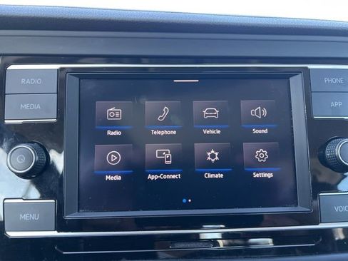 Used 2024 Volkswagen Jetta SE image 15