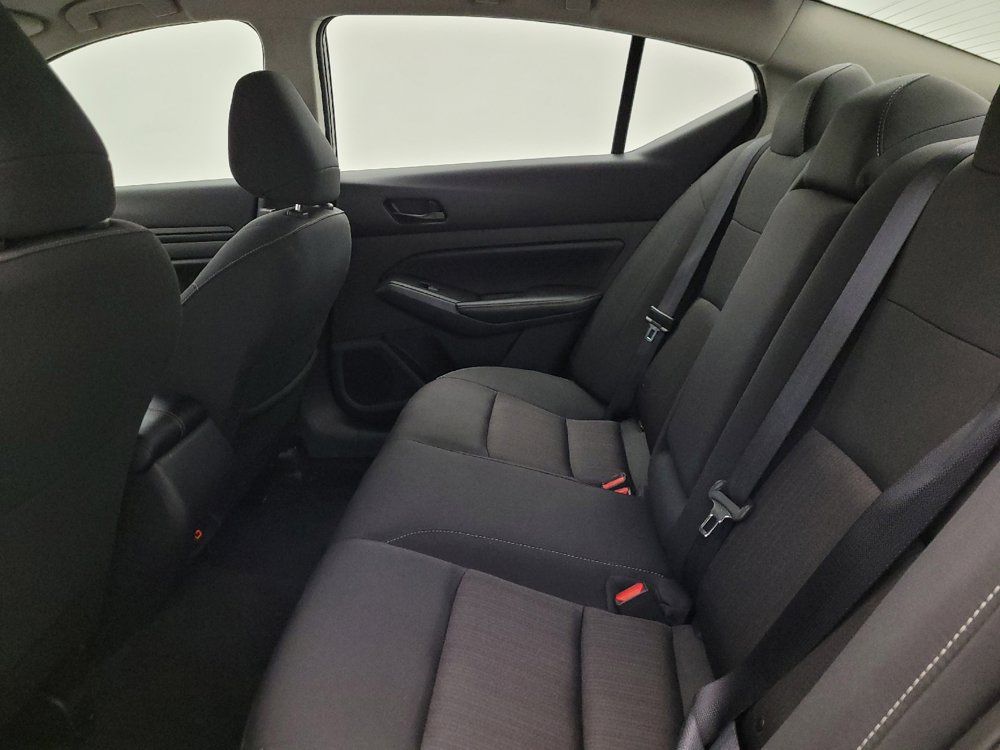 Used 2025 Nissan Altima 2.5 SV FWD image 18