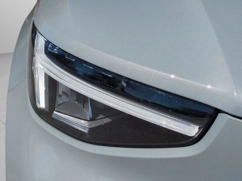 New 2025 Volvo XC40 B5 Core w/ Protection Package Premier image 10