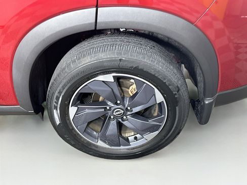 Used 2024 Nissan Rogue SV FWD image 11
