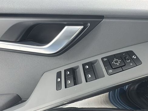 New 2025 Kia Niro EX Touring image 19