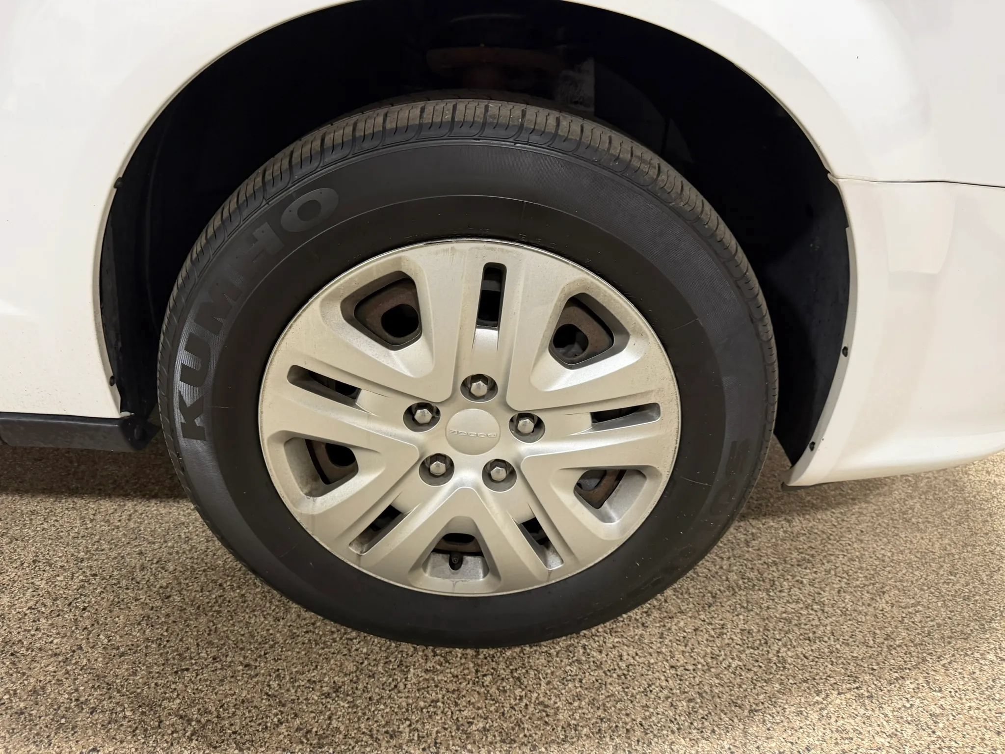Used 2018 Dodge Grand Caravan SE FWD image 56