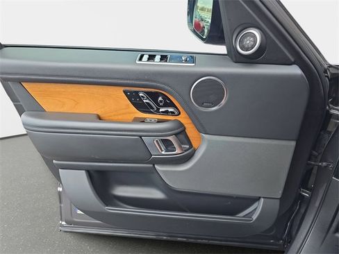 Used 2019 Land Rover Range Rover HSE image 29