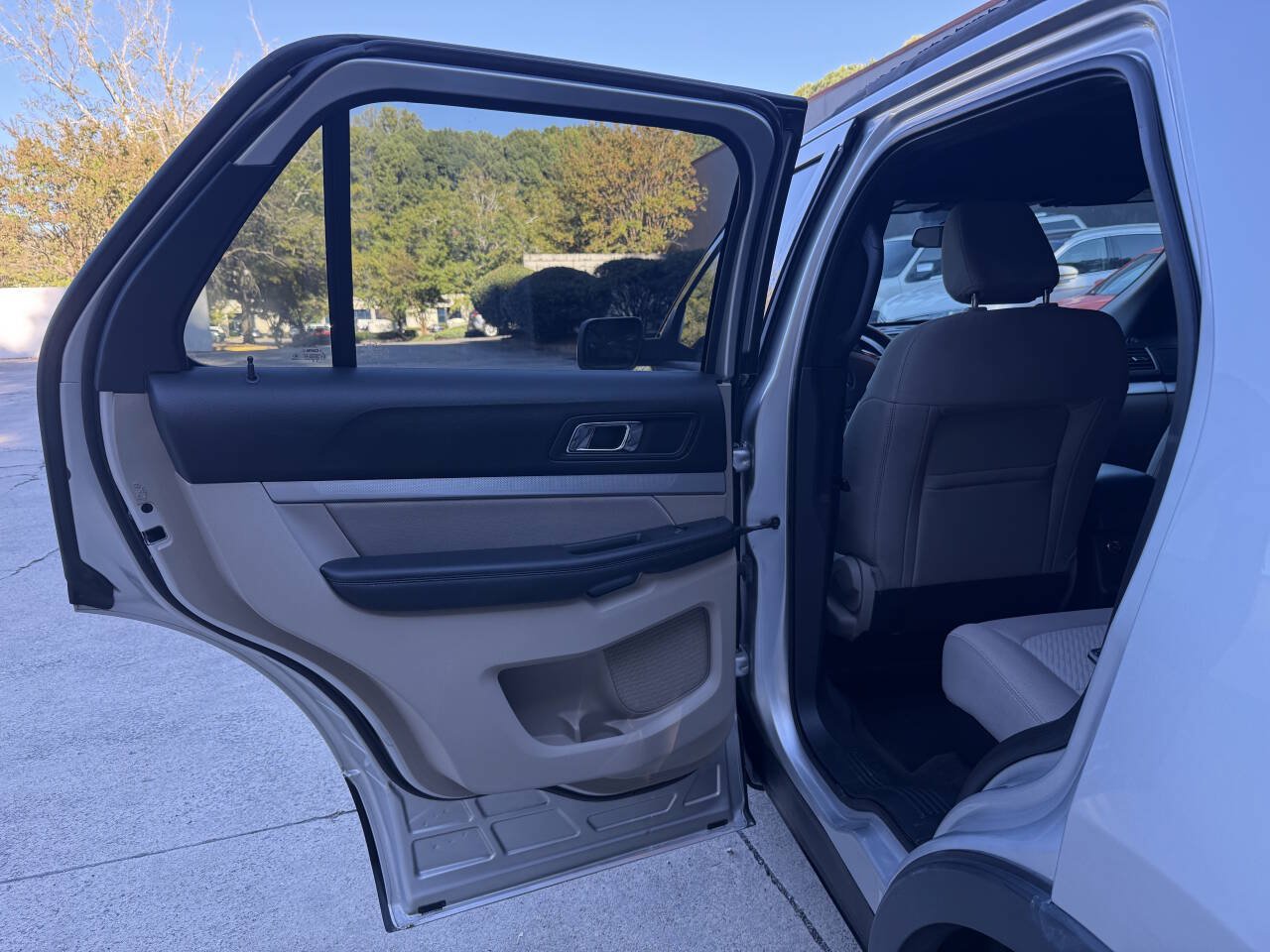 Used 2018 Ford Explorer FWD image 43