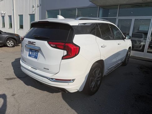 Used 2019 GMC Terrain Denali w/ Advanced Safety Package AWD/4WD image 4