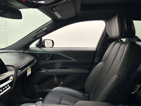 Used 2024 Cadillac Lyriq Luxury w/ LPO, Floor Liner Package image 31