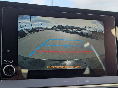 Used 2023 Toyota Prius LE image 6