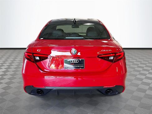 Used 2023 Alfa Romeo Giulia Veloce RWD image 6
