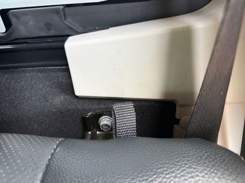 Used 2018 Nissan Titan SL AWD/4WD image 20