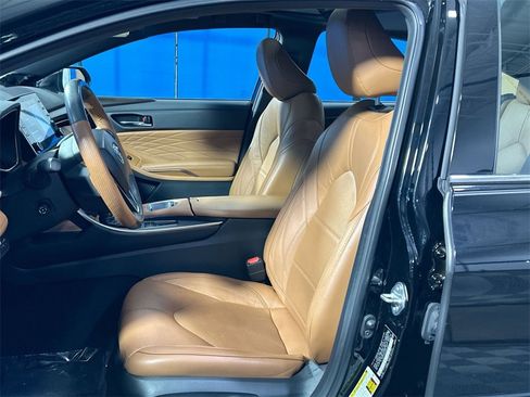 Used 2022 Toyota Avalon Limited image 13