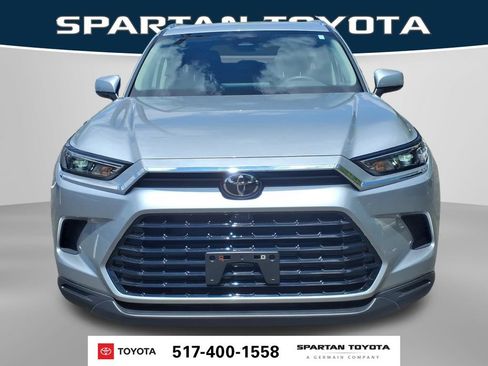 Used 2024 Toyota Grand Highlander AWD image 2