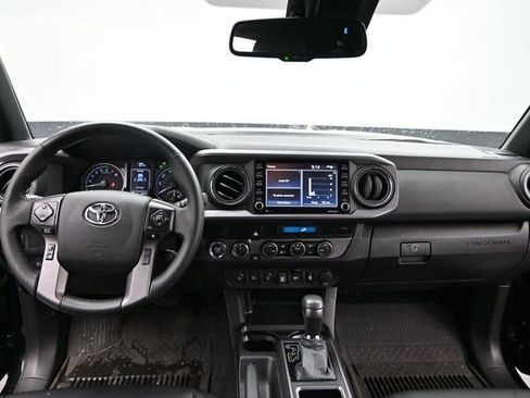 Used 2023 Toyota Tacoma TRD Off-Road image 15
