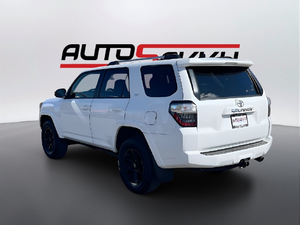 Used 2024 Toyota 4Runner SR5 Premium w/ Moonroof Package AWD/4WD image 5