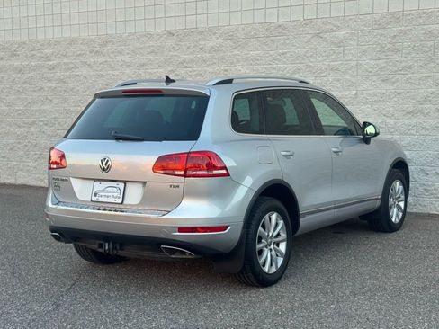 Used 2012 Volkswagen Touareg Sport image 6