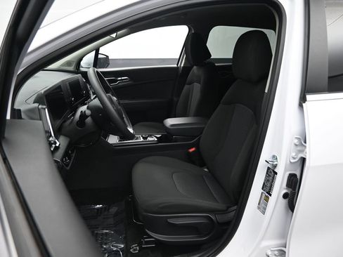 Used 2025 Kia Sportage LX AWD/4WD image 21