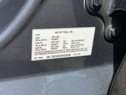 Used 2023 Tesla Model Y Long Range AWD/4WD image 28