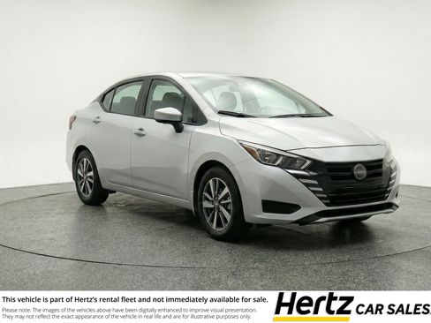 Used 2025 Nissan Versa SV image 1