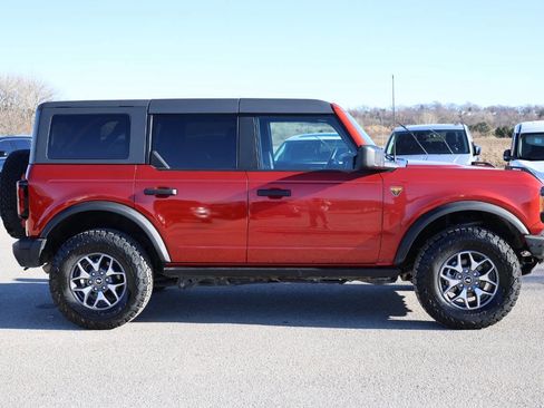 Used 2024 Ford Bronco Badlands image 7