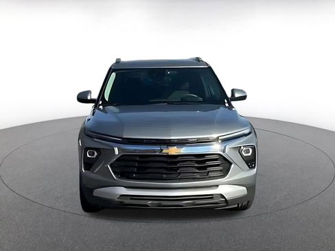 Used 2025 Chevrolet TrailBlazer LT image 3