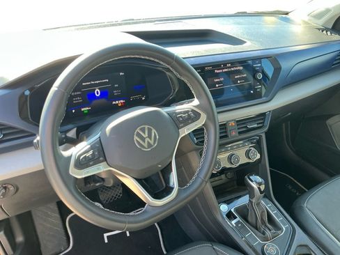 Used 2023 Volkswagen Taos SE w/ Panoramic Sunroof Package AWD/4WD image 24