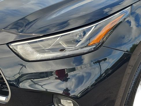 Used 2022 Toyota Highlander Limited FWD image 32