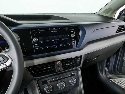 Certified 2022 Volkswagen Taos SE FWD image 17