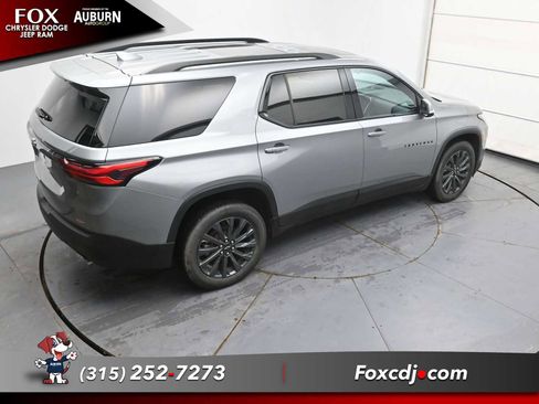 Used 2023 Chevrolet Traverse RS image 30
