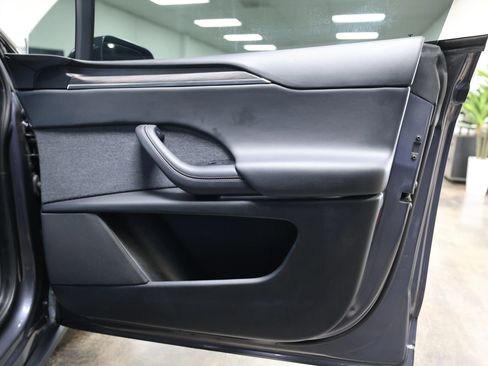Used 2023 Tesla Model X image 33