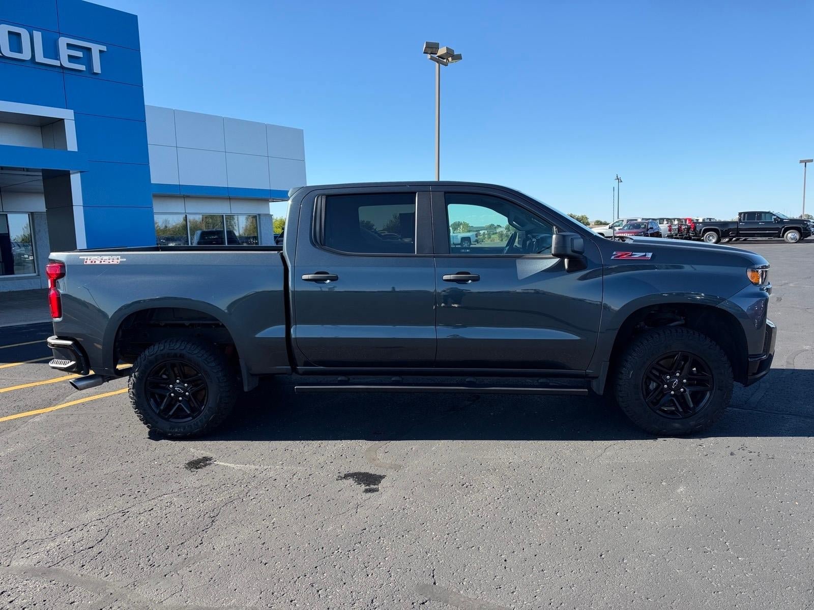 Used 2019 Chevrolet Silverado 1500 Custom Trail Boss w/ Custom Convenience Package AWD/4WD image 2