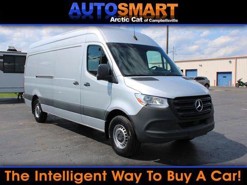 Used 2023 Mercedes-Benz Sprinter 2500 image 1