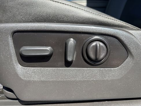 Used 2022 Chevrolet Silverado 3500 LTZ w/ LTZ Texas Edition image 33