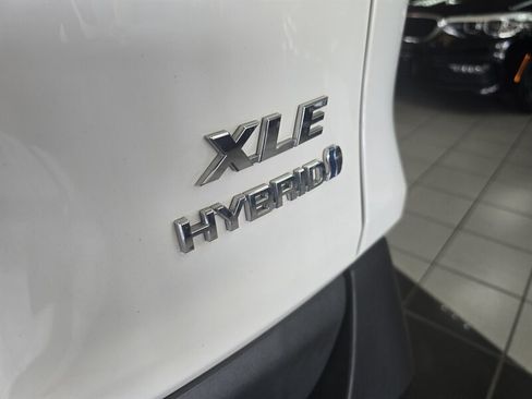 Used 2020 Toyota RAV4 XLE w/ Convenience Package AWD/4WD image 32