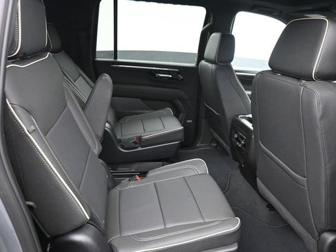 New 2026 Chevrolet Suburban Premier w/ Sun And Tow Package AWD/4WD image 10