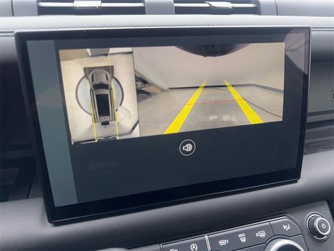 Used 2023 Land Rover Defender 130 X-Dynamic SE image 68