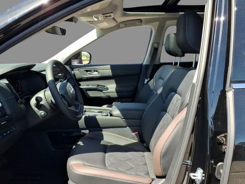 New 2026 Nissan Pathfinder Platinum w/ Cargo Package AWD/4WD image 20