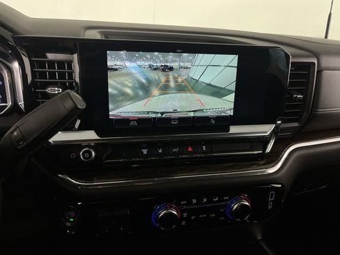 Used 2024 GMC Sierra 3500 SLE w/ Preferred Package image 19