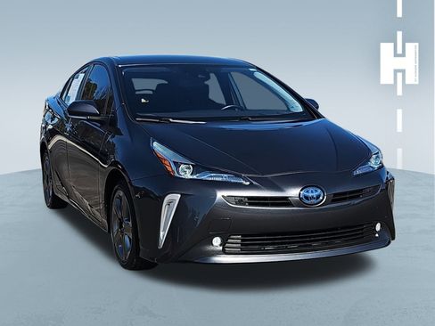 Used 2022 Toyota Prius Limited FWD image 1