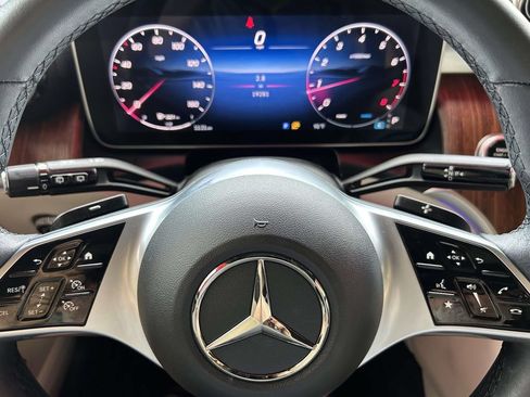 Used 2025 Mercedes-Benz GLC 300 image 28