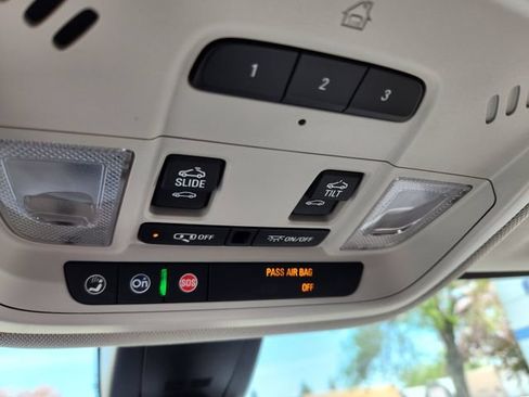 Used 2018 Chevrolet Traverse High Country AWD/4WD image 28