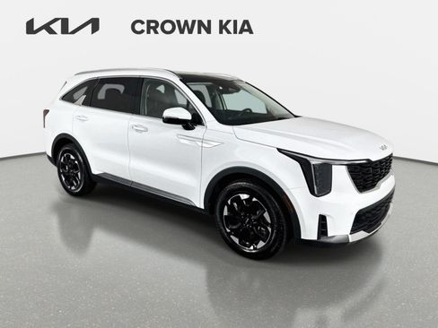 Certified 2025 Kia Sorento S w/ Panoramic Sunroof Package FWD image 3