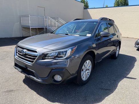 Used 2019 Subaru Outback 2.5i Premium w/ Popular Package #2 AWD/4WD image 3