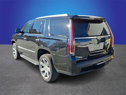 Used 2020 Cadillac Escalade Premium Luxury image 5