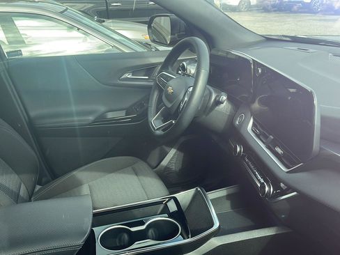 Used 2025 Chevrolet Equinox LT image 9