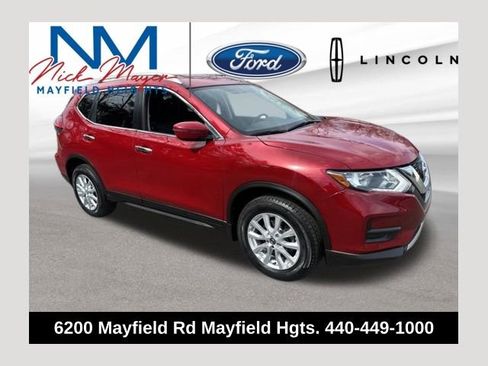 Used 2017 Nissan Rogue SV image 1